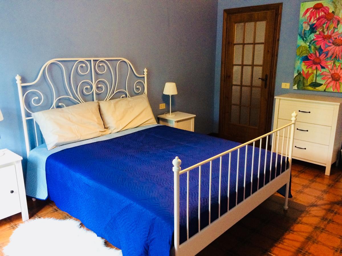 Tana Dell'Elfo B&B Гави Экстерьер фото