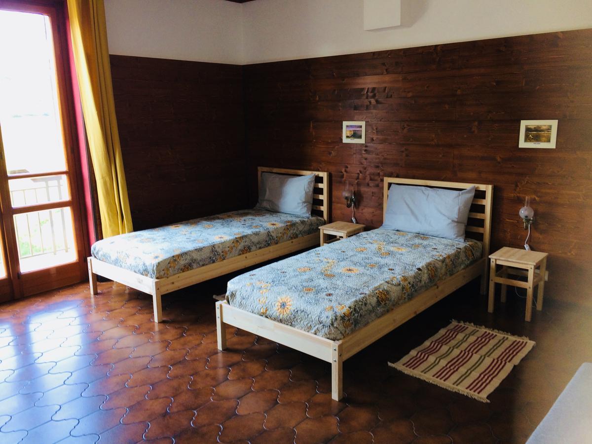 Tana Dell'Elfo B&B Гави Экстерьер фото