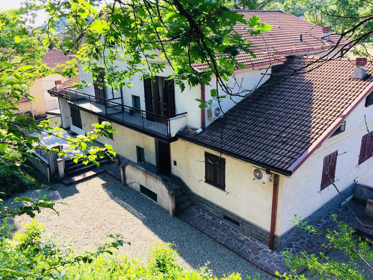 Tana Dell'Elfo B&B Гави Экстерьер фото